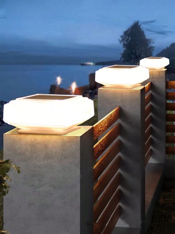 1pc/2pcs Outdoor Solar Powered Pillar Lights, Modern Minimalist Waterproof Patio Fence Lights, Courtyard Villa Railing Wall Lamp Multicolor